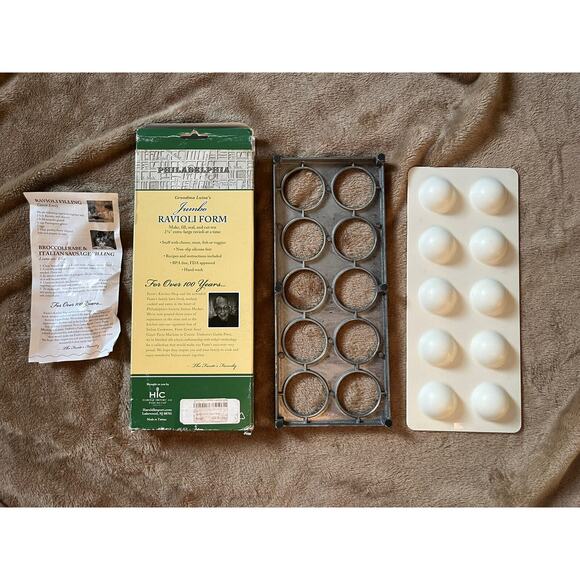Fante's Grandma Luisa’s Jumbo Ravioli Form Maker The Italian Market Philly - Picture 3 of 3